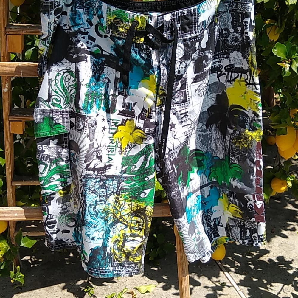 Kira Flat Front Board Shorts Size M